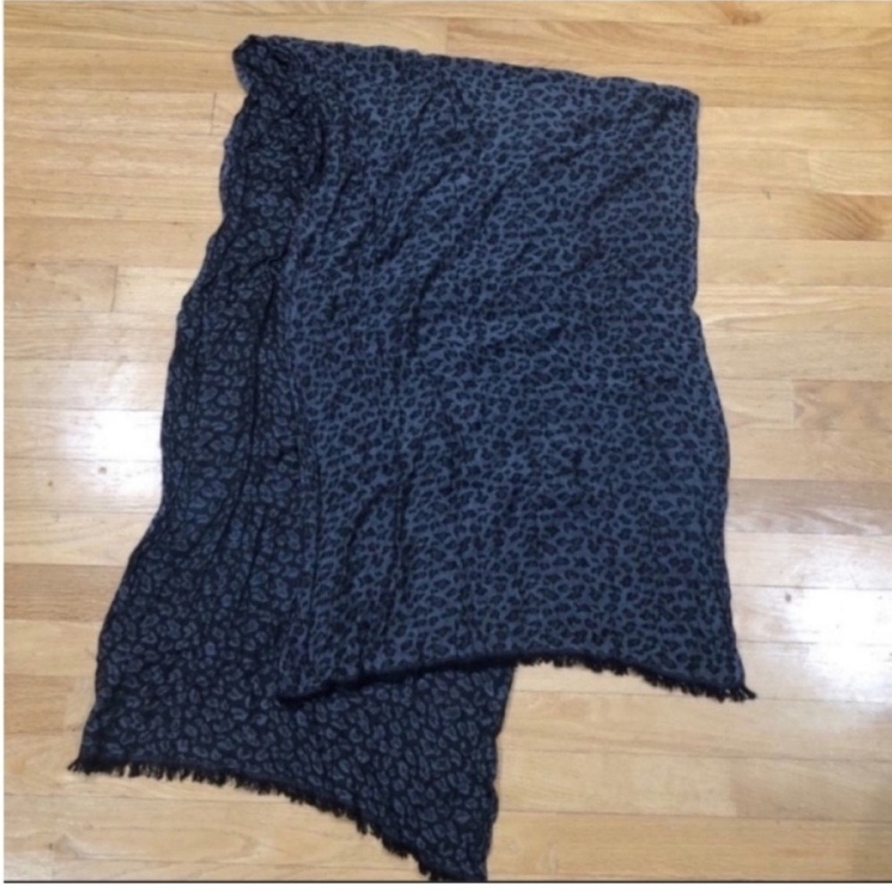 Charter club grey leopard animal print silky soft scarf cheetah print